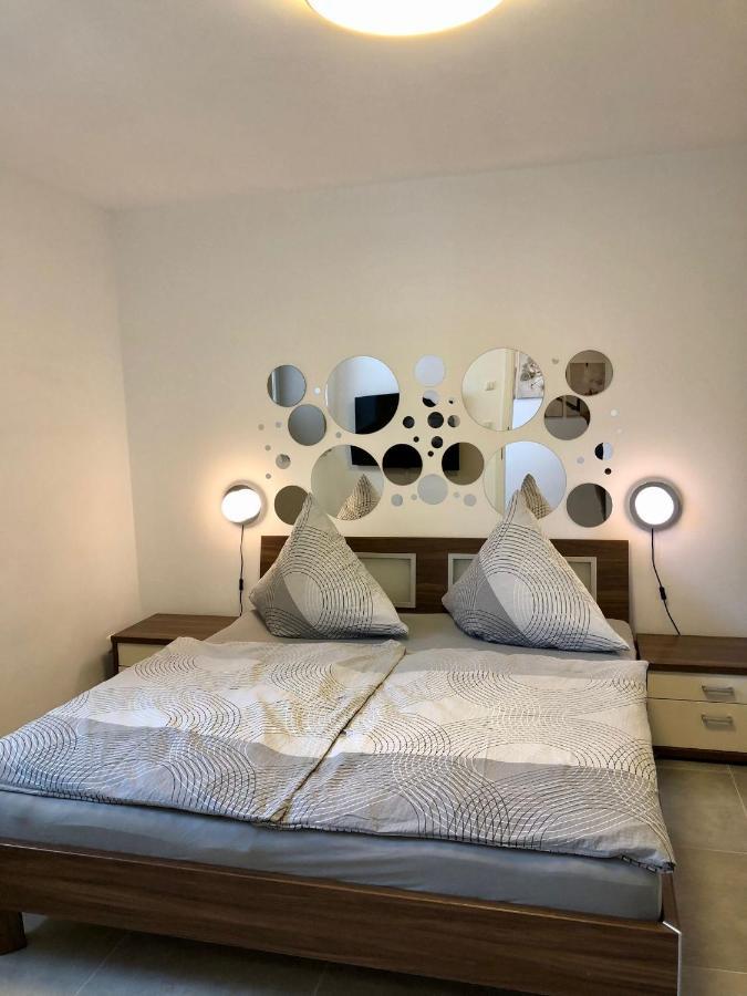 Erdgeschoss-Appartement Mit Seeterasse Ahrensbok Bagian luar foto