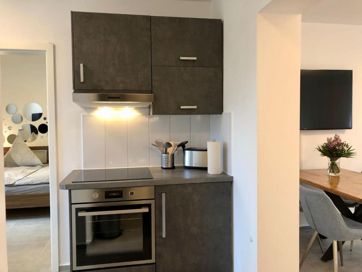 Erdgeschoss-Appartement Mit Seeterasse Ahrensbok Bagian luar foto