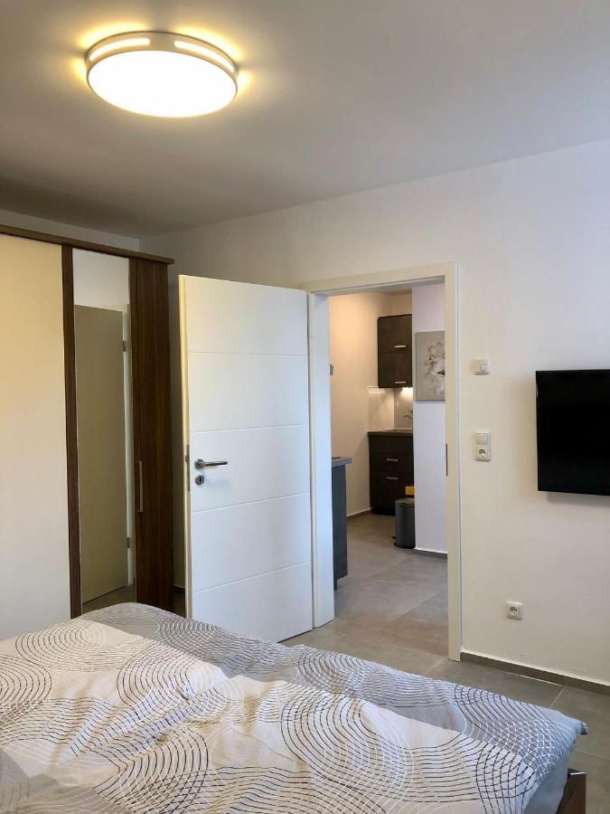 Erdgeschoss-Appartement Mit Seeterasse Ahrensbok Bagian luar foto